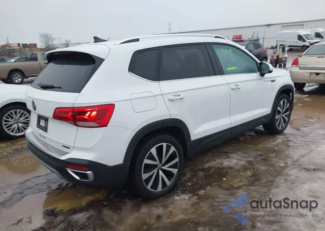 2022 Volkswagen Taos 1.5T Se из США, поврежденный, VIN 3VVWX7B20NM042400